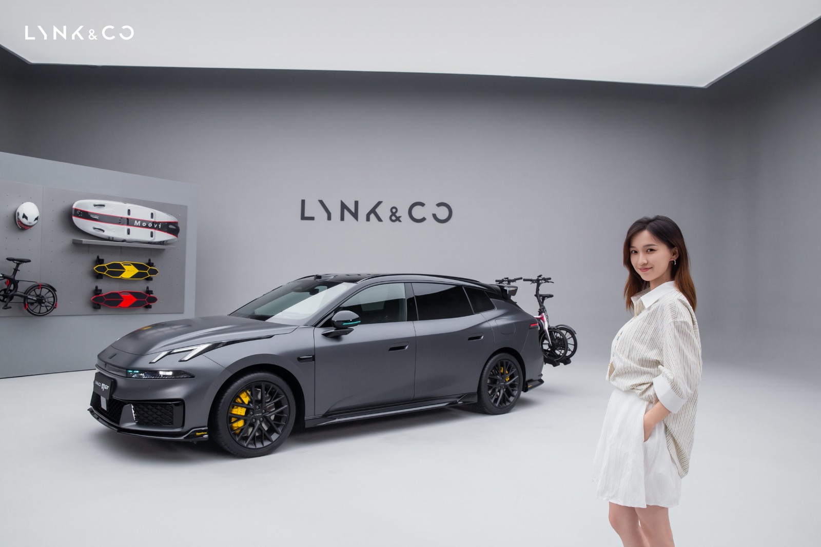 Lynk & Co Goes Long-Roof With a Chatty Dashboard Sidekick in Its First Wagon